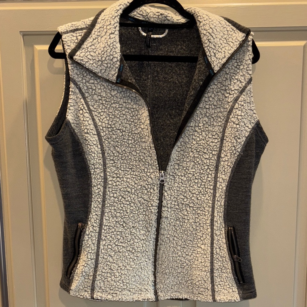 Kuhl Women's Charcoal and Cream Sherpa Vest
